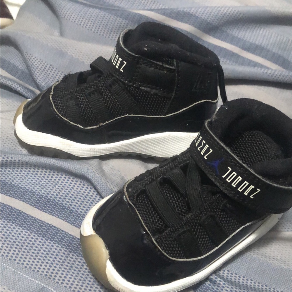 Jordan Retro 11 Space Jam 5c